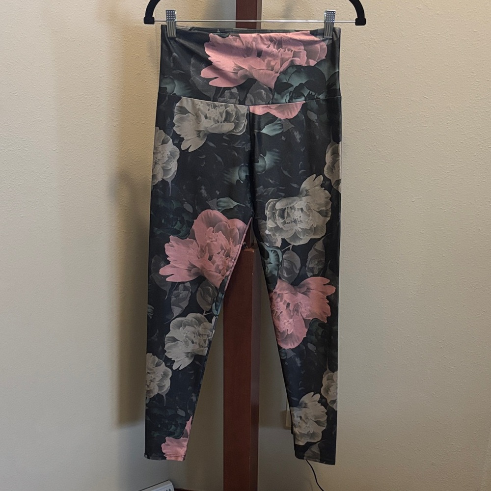 POUND Floral Print Women's Leggings - Pink and Gray
